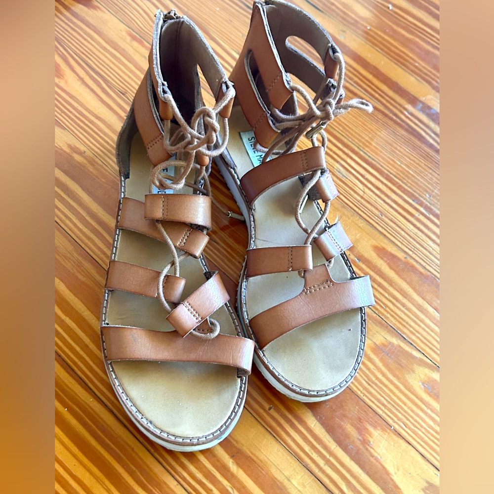 Steve Madden Gladiator Sandals size 8 tan color